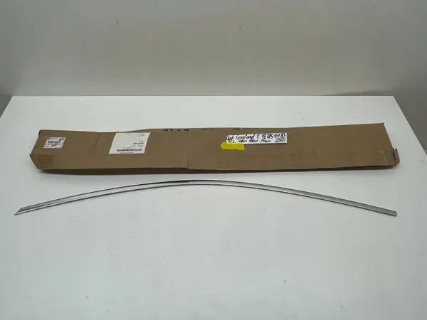 Marco cristal puerta delantera izquierda OEM YQ00545180 image 2