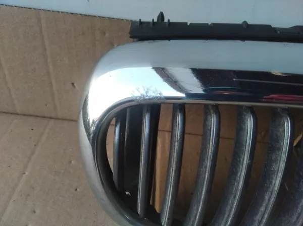 Grelha do Radiador Jaguar X-Type OEM - Usado image 3