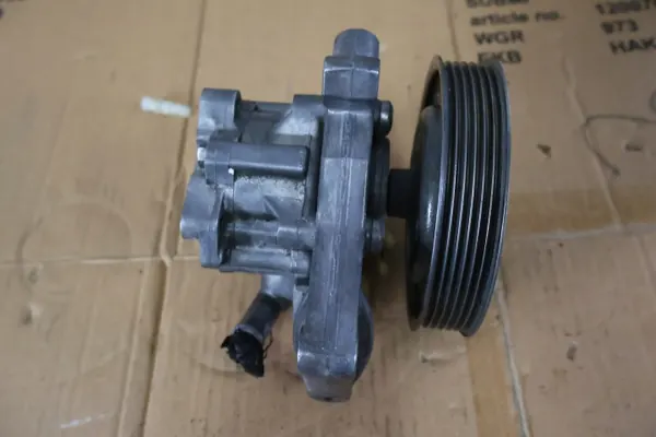 Volvo servostyrpump OEM 31201648 - Begagnad image 6