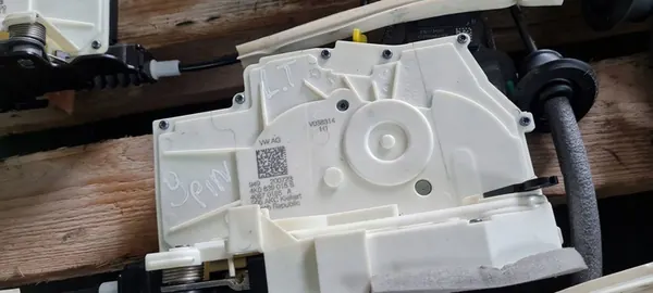 Audi OE 4K1837016L vordere Türschloss P image 10