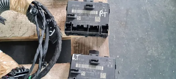 Audi OE 4K1837016L vordere Türschloss P image 4