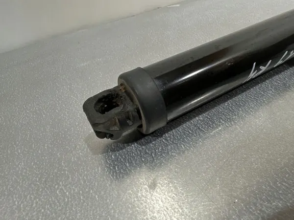 Atuador de porta-traseira Subaru Forester V 19- OEM 63320SJ000 image 4