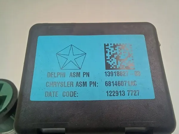 Toma AUX Jeep Cherokee 2015 13918827 image 5