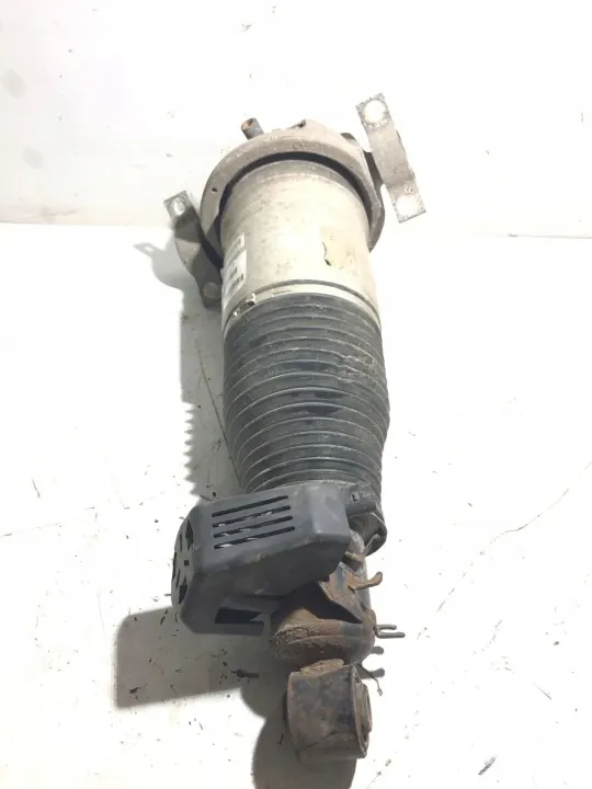 Audi Q7 Bakre luftfjädring OEM 7L8616002 - Begagnad image 2