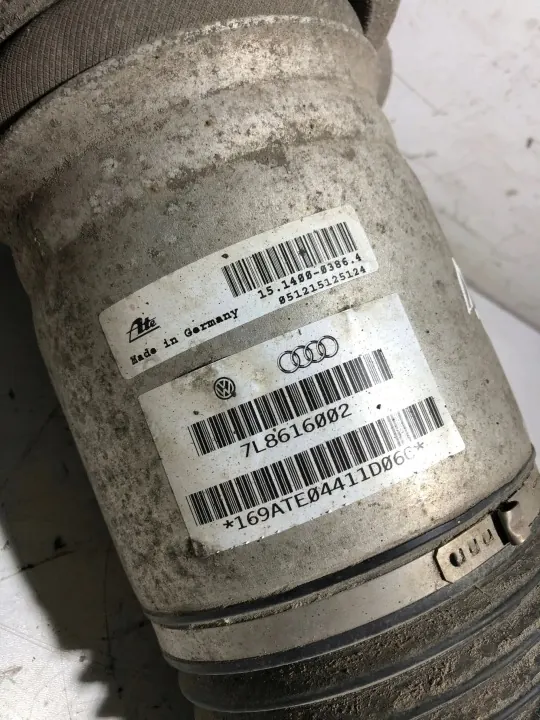 Audi Q7 Bakre luftfjädring OEM 7L8616002 - Begagnad image 3