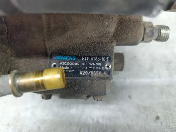 OEM 9636818480 inspuitpomp voor Peugeot 307 2.0 HDI image 6