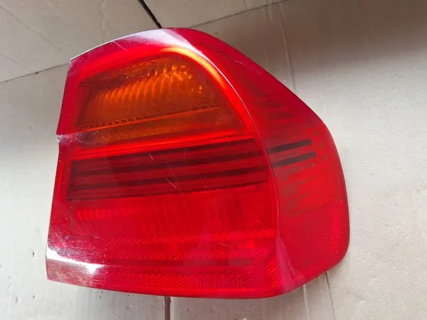 Luz trasera derecha BMW 3 E90 Sedan image 2
