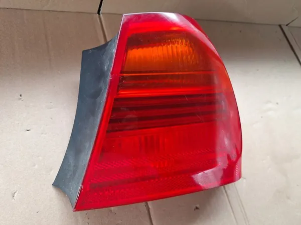 Luz trasera derecha BMW 3 E90 Sedan image 3