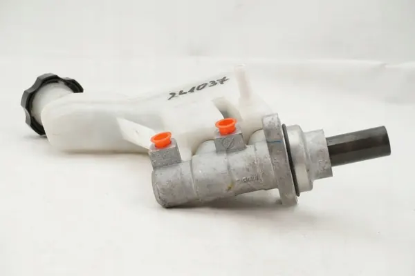 Begagnad bromsmästarcylinder OEM 1001 för Kia Sportage image 3