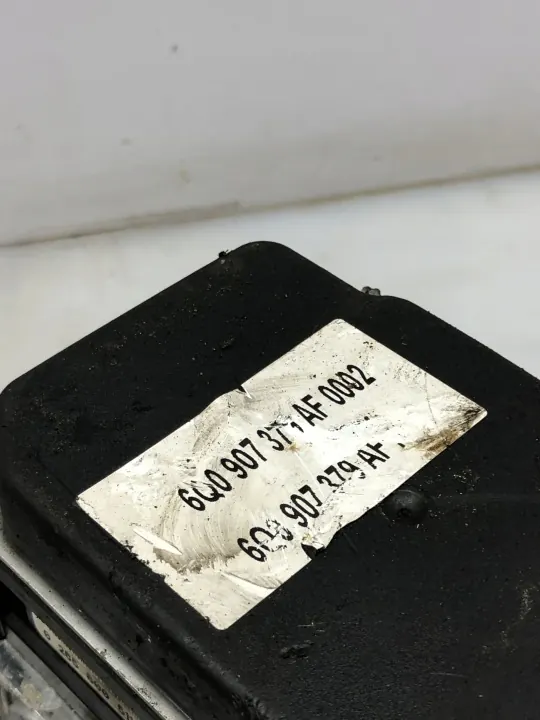 ABS-pumpstyrenhet OEM 0265231712 Begagnad image 4