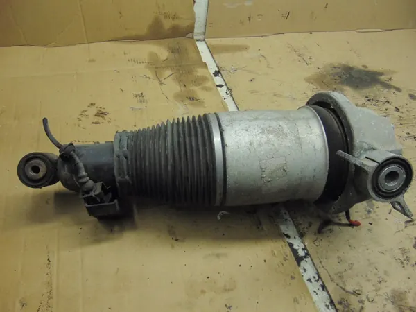 Ammortizzatore Pneumatico Posteriore Sinistro VW Touareg I 7L 5.0TDI image 2