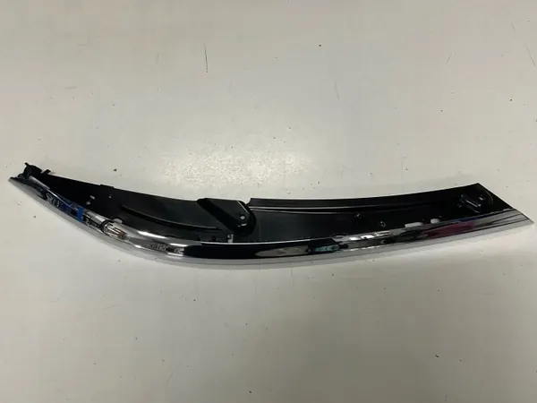 OEM 3G0941120 Kromilista Oikea Lamppu - VW Passat B8 image 2