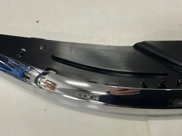 OEM 3G0941120 Kromilista Oikea Lamppu - VW Passat B8 image 4