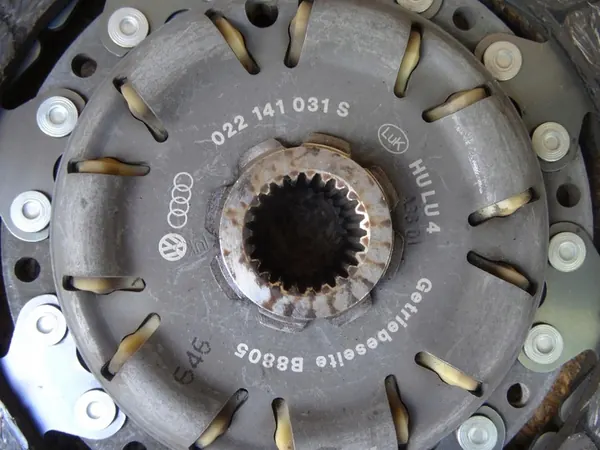 A3 8V GOLF VII 2.0 TDI Embreagem Completa LUK 04L141025 image 7