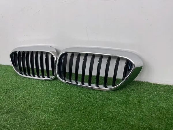 BMW OE 51712430994 Radiator Grille image 3