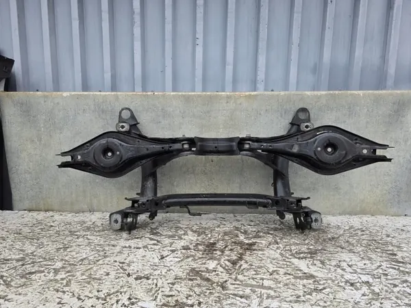 OEM 32246360 Hinterachsschwinge für Volvo XC40 image 2