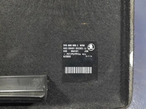 Skoda Superb III Lift HB Tapis de Coffre Gauche OEM 3V5868885E image 3