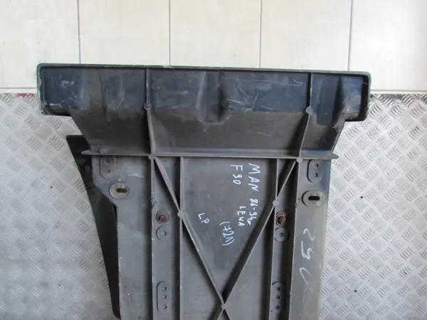 OEM 81615100129 Vänster framsteghölje MAN F90 image 7