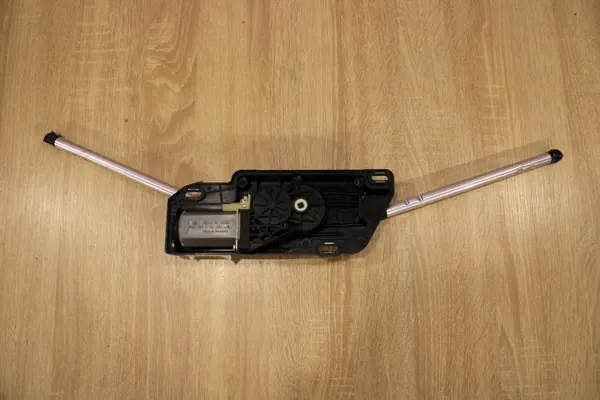 Kattoluukun Moottori Etuosa Opel Cascada OEM 0390203680 image 2