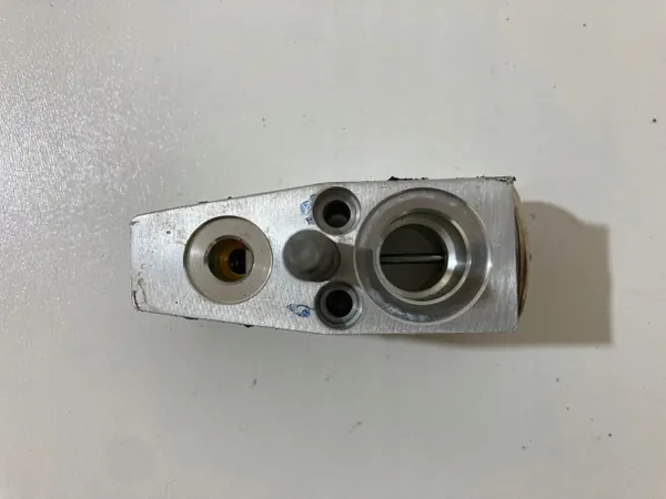 Klima-Expansionsventil Ford Mustang V 10-14 BR33-19849-AB image 3