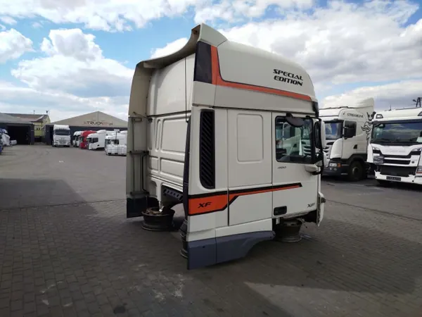 DAF XF 106 Space Cab Lift - OEM 106 Usado image 4