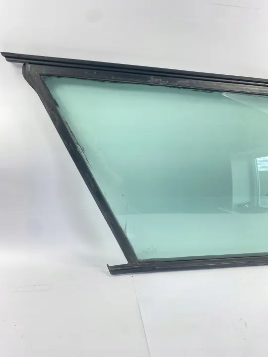 Vitre arrière gauche avec joint OEM SDV08662 Mercedes W124 image 9