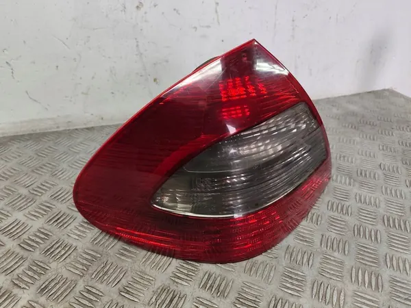 Linker achterlicht Mercedes-Benz E W211 A2118202364 image 2