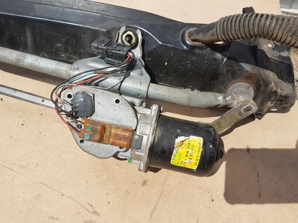 Etupyyhkijän mekanismi Renault Trafic II 2001-2014 image 3