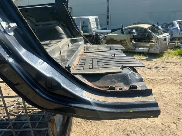Panneau arrière Hummer H2 d'occasion - OEM NA image 10