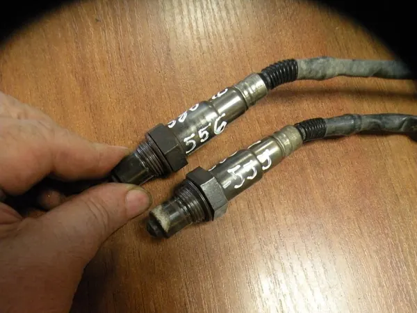 Volvo S80 II V70 III V50 S40 II S60 II V60 1.8 2.0 Conjunto de sensores OEM 30757555 image 2