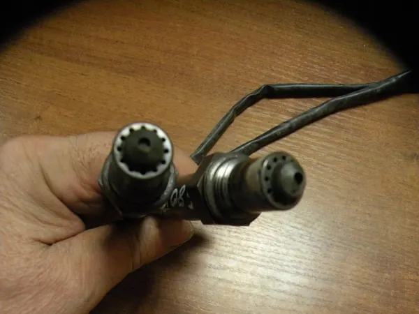 Volvo S80 II V70 III V50 S40 II S60 II V60 1.8 2.0 Conjunto de sensores OEM 30757555 image 3