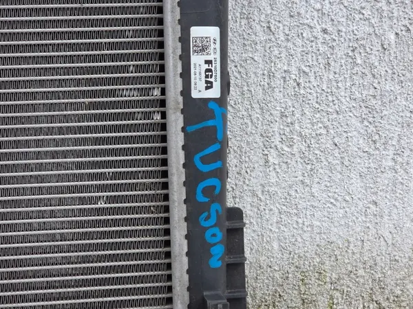 Radiateur d'eau OEM 25310d7500 pour Hyundai Tucson image 3