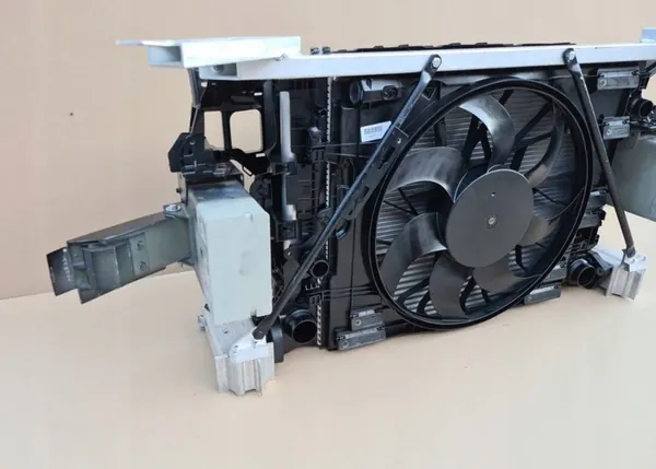 Suporte do Radiador Volvo XC60 II 2.0T T8 Hybrid image 6