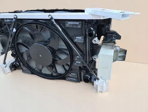 Suporte do Radiador Volvo XC60 II 2.0T T8 Hybrid image 7