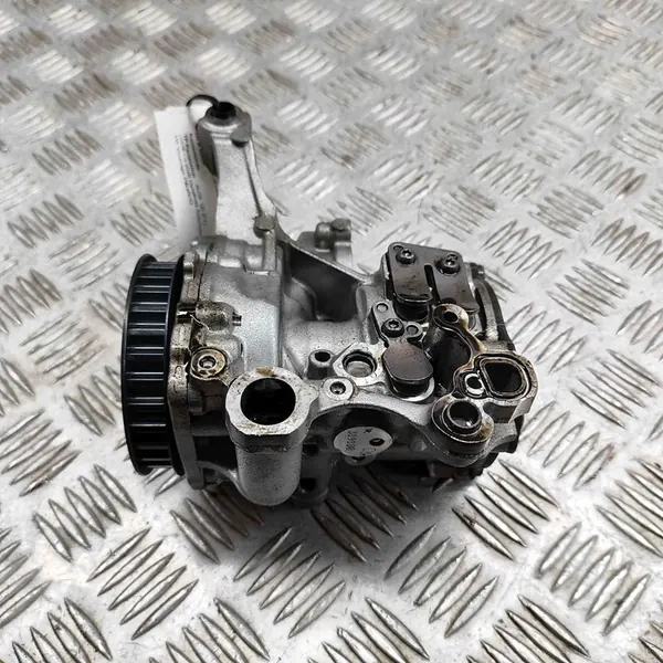 Olje pump Audi Q5 04L145208AA image 5