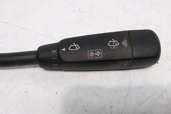 Schakelknop AUDI 100 2.7L Diesel image 3