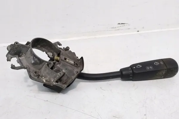 Schakelknop AUDI 100 2.7L Diesel image 4