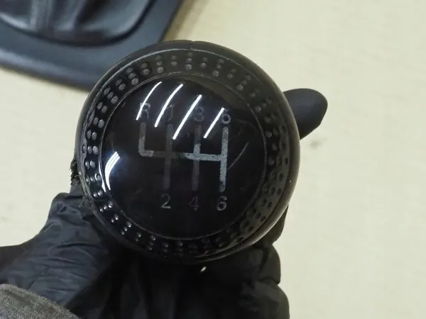 AUDI A6 C5 97-01 Gear Knob Leather Manual 6 Speed 4B0863279A image 2
