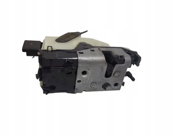 Höger Framdörrslås PEUGEOT 208 1.6L Diesel OEM 9688079980 image 2