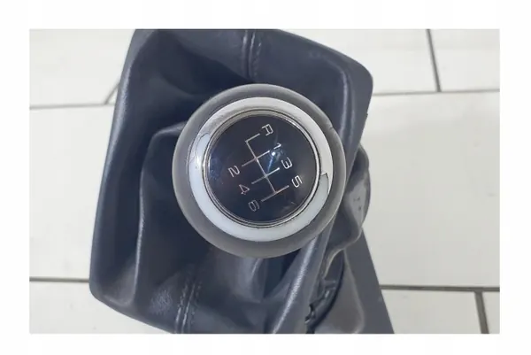 Sélecteur de vitesses Audi A4 B8 2.0 TDI Manuel OEM 8K0711025R image 4