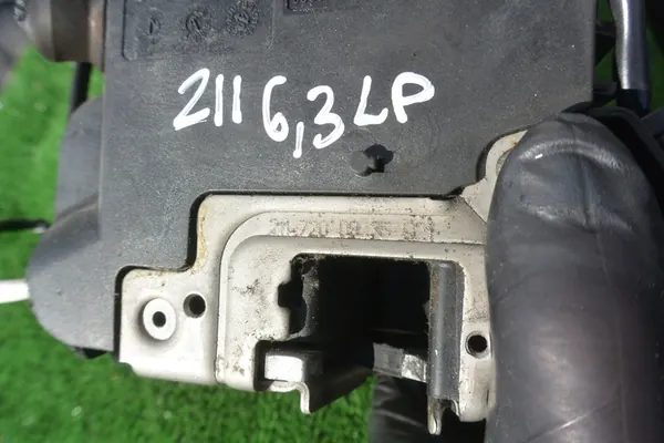 Mercedes-Benz E-Klass Dörrlås Framsidan Vänster OEM A2117200935 image 5