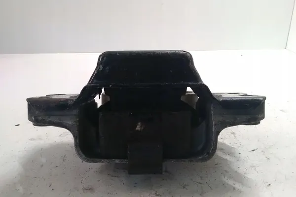 Etumoottorin kiinnitys VW PASSAT B5 3C0199555AA image 4