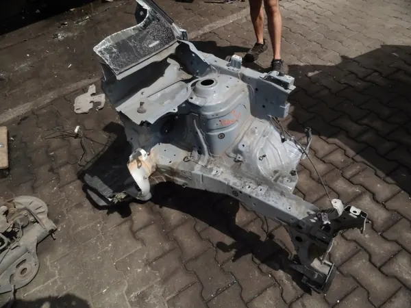 Suzuki OE 5871061M02000 Vordere linke Hubstütze image 3