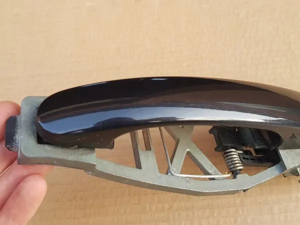 Vasemman etuoven kahva / VW Touran I Caddy III / LC9Z image 7