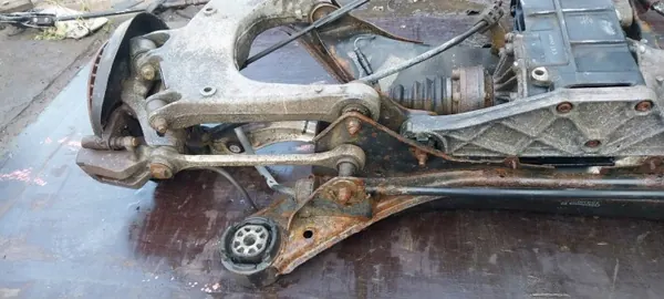 Komplette Aufhängungsbrücke EUT für Audi A8 D2 Quattro image 4