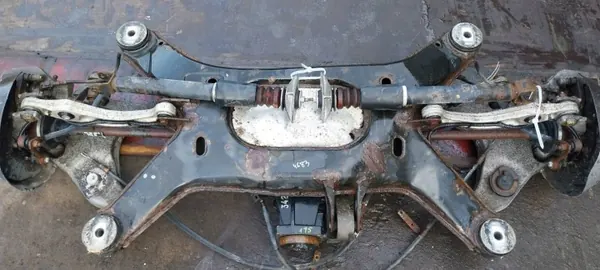 Komplette Aufhängungsbrücke EUT für Audi A8 D2 Quattro image 7