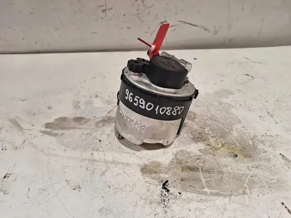 Brandstoffilterhuis Peugeot 207 1.6 HDI image 2