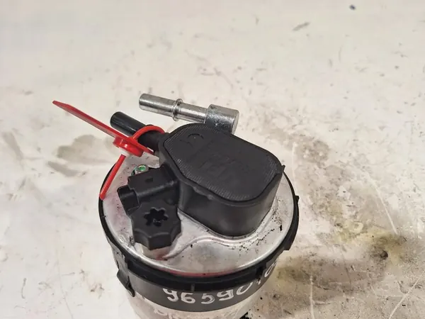 Brandstoffilterhuis Peugeot 207 1.6 HDI image 5