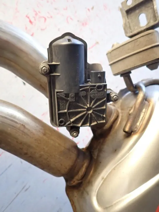 Uitlaatdemper OEM 5Q6253611DA - Volkswagen image 3