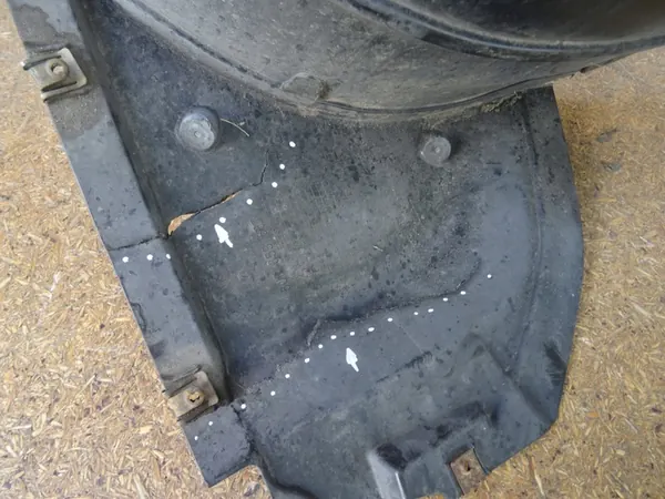 AUDI Q3 8U 11-14 Front Left Wheel Arch 8U0853887A image 3